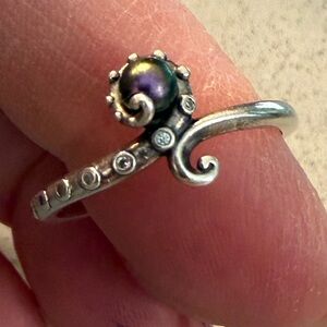 Pandora Ursula Ring with Iridescent Pearl